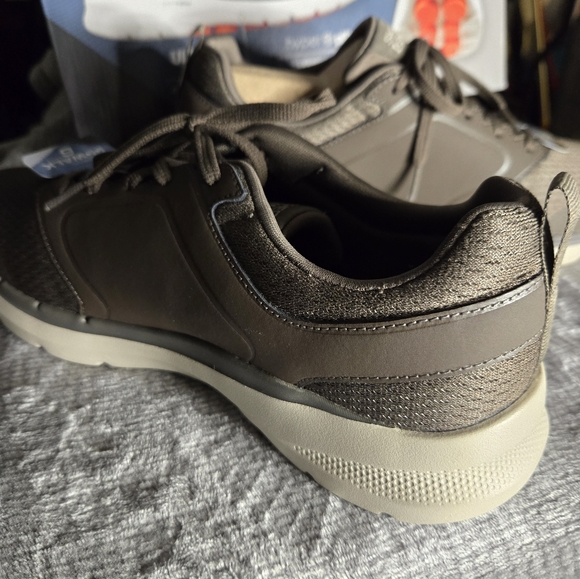 Size 9.5 Men Sketchers GoWalk 6 - Picture 5 of 12